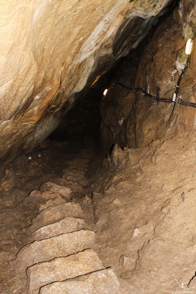 Jaskinia Mroźna w Dolinie Kościeliskiej