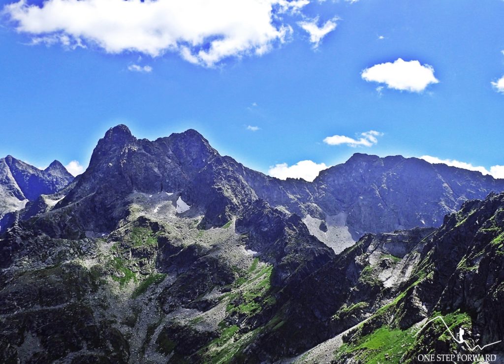 Szpiglasowa Przełęcz - widok na Mięguszowiecki Szczyt Wielki, Cubrynę i Koprowy Wierch