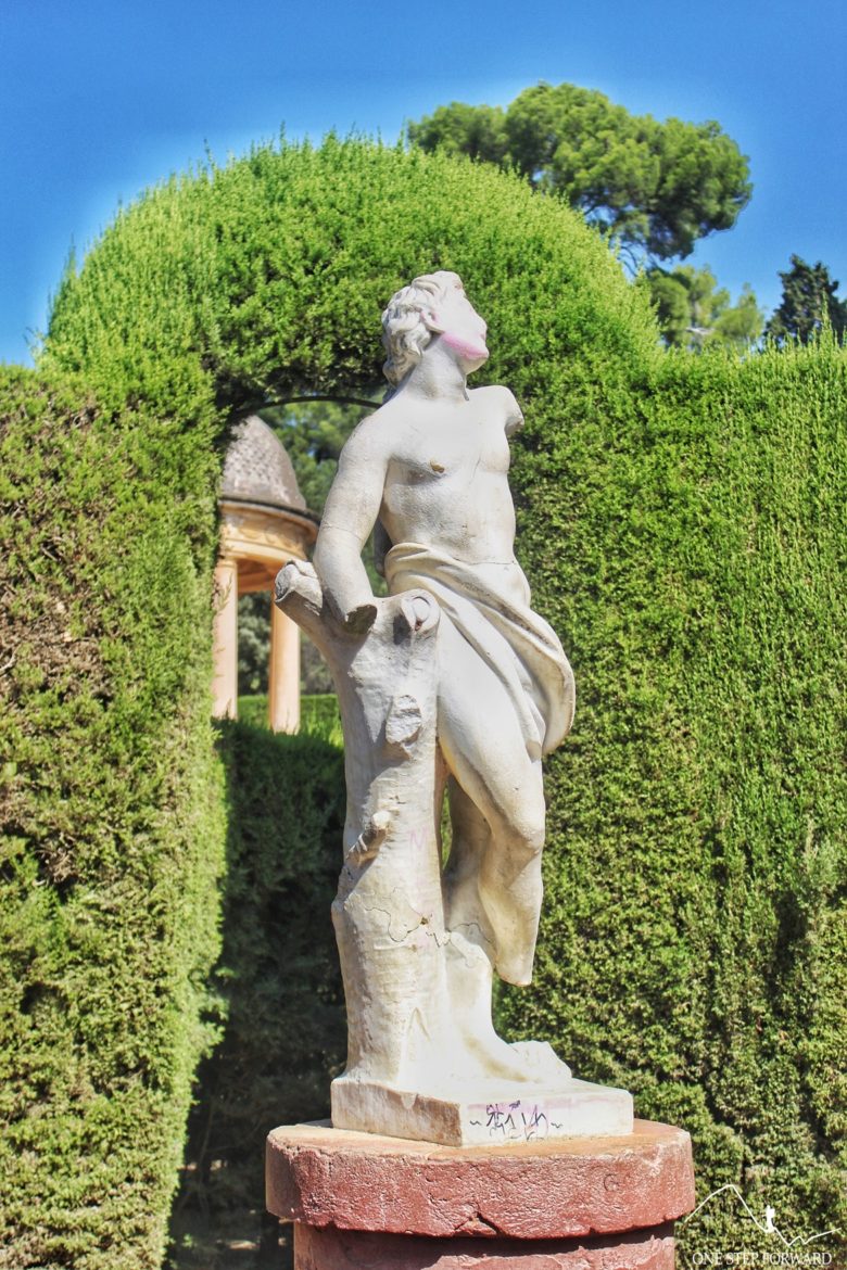 Posąg Erosa w Parc del Laberint d’Horta