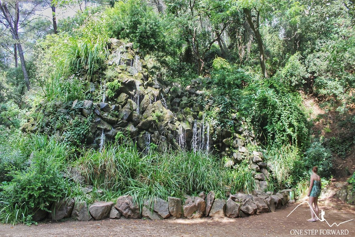 Wodospad w Parc del Laberint d’Horta