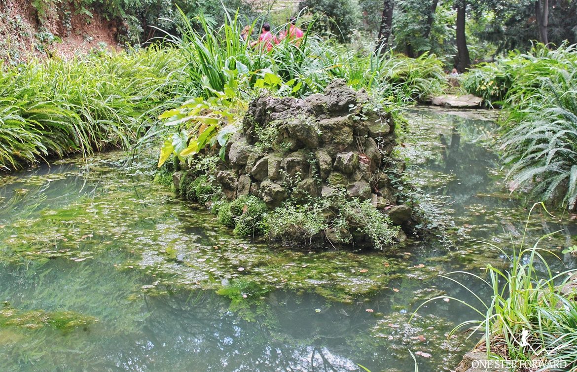Oczko wodne w Parc del Laberint d’Horta