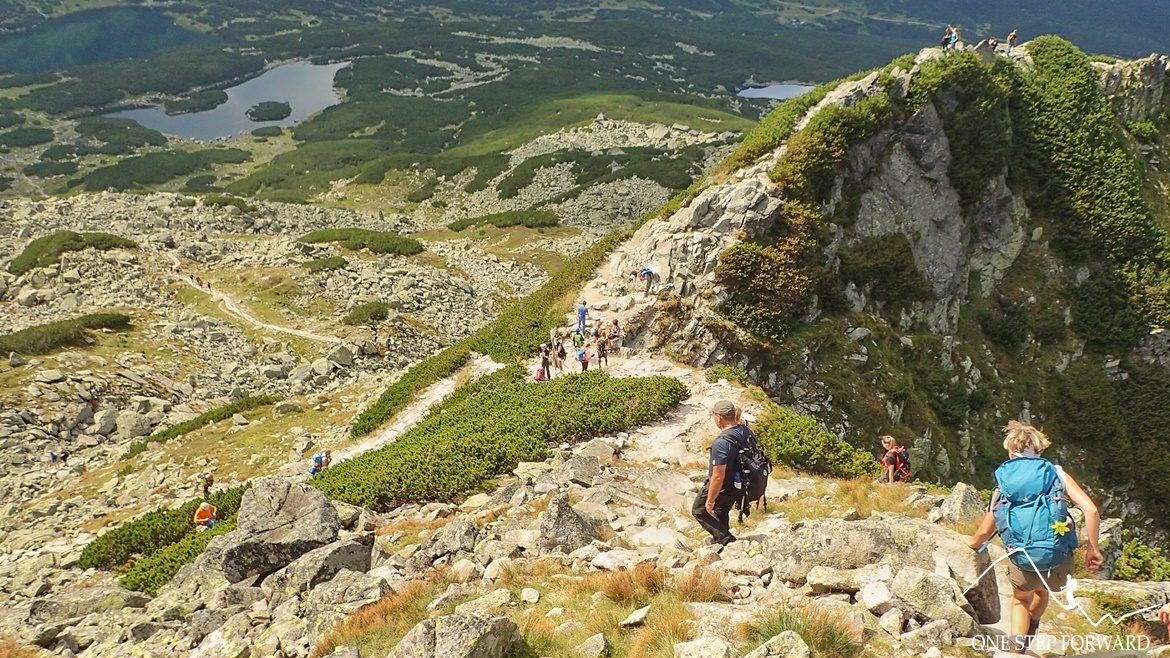 Przełęcz Karb - widok z zejścia z Kościelca