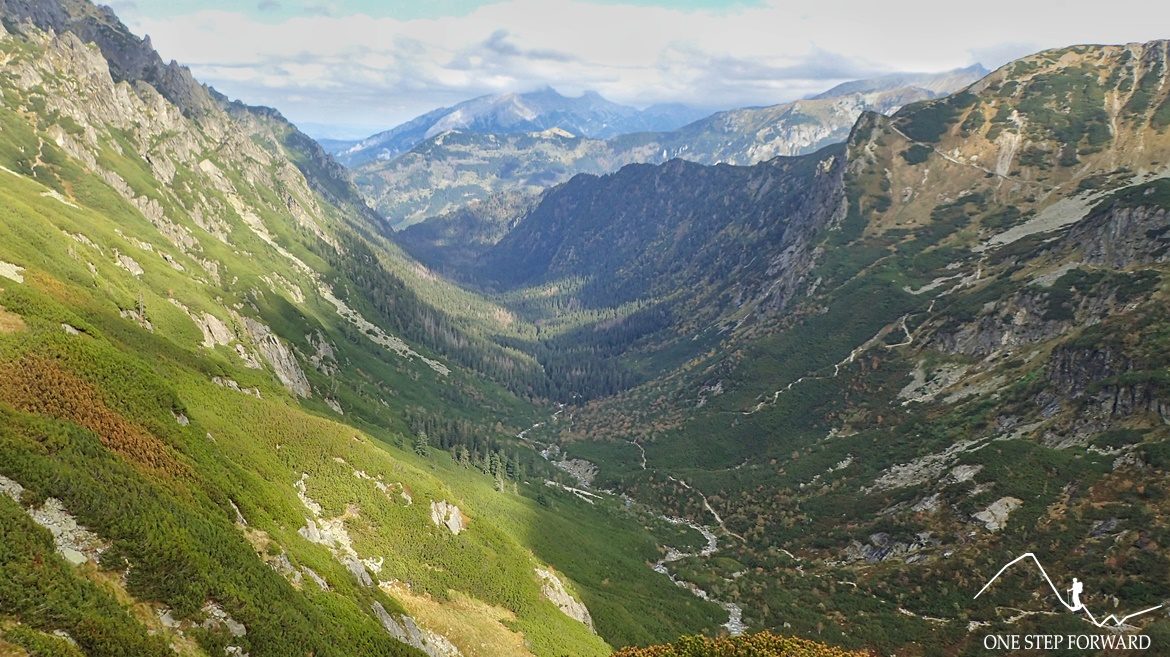 Dolina Roztoki - widok z zejścia z Przełęczy Krzyżne do Doliny Pięciu Stawów