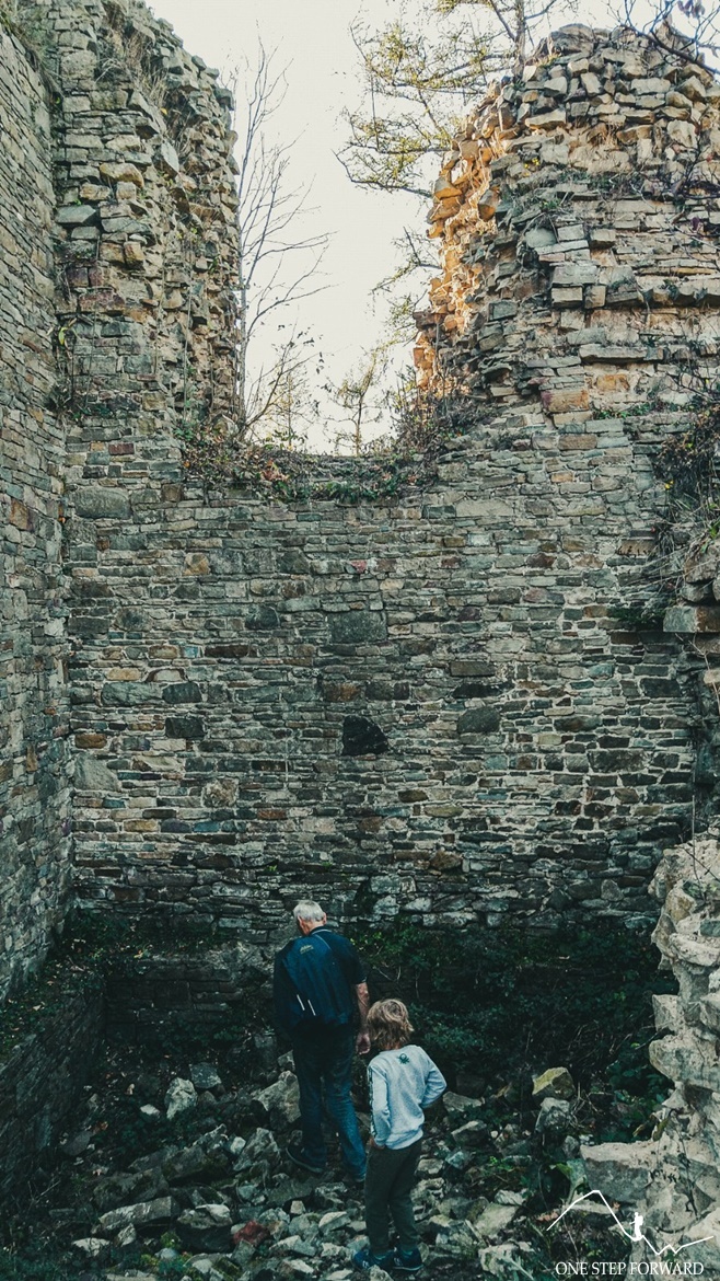 Zamek w Lanckoronie - pozostałości murów obronnych