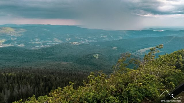 Sokolica - widok na okolice Zawoi i pobliskie szczyty