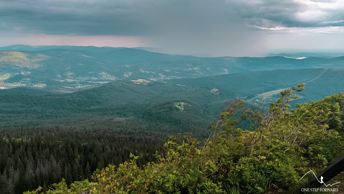 Sokolica - widok na okolice Zawoi i pobliskie szczyty