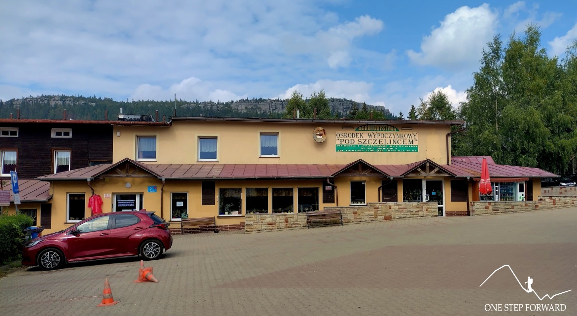 Karłów, parking pod Szczelińcem, Góry Stołowe