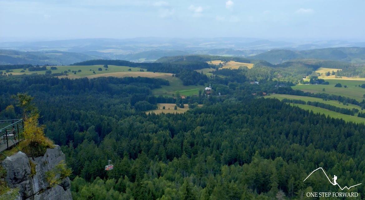 Szczelinec Wielki w Górach Stołowych - panorama z tarasu widokowego